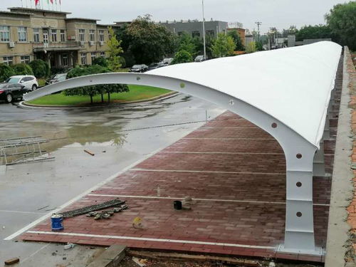 揚州7字型膜結(jié)構(gòu)停車棚施工團隊 專業(yè)設(shè)計與施工的一體化服務(wù)